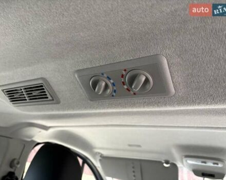 Сірий Ніссан NV300, об'ємом двигуна 2 л та пробігом 207 тис. км за 25500 $, фото 21 на Automoto.ua