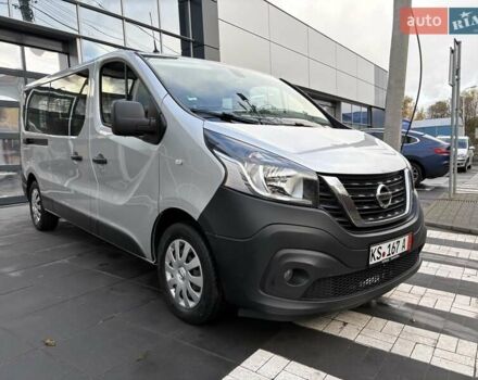 Сірий Ніссан NV300, об'ємом двигуна 2 л та пробігом 207 тис. км за 25500 $, фото 3 на Automoto.ua