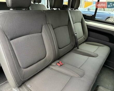 Сірий Ніссан NV300, об'ємом двигуна 2 л та пробігом 207 тис. км за 25500 $, фото 23 на Automoto.ua