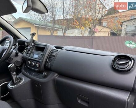 Сірий Ніссан NV300, об'ємом двигуна 2 л та пробігом 203 тис. км за 23900 $, фото 12 на Automoto.ua