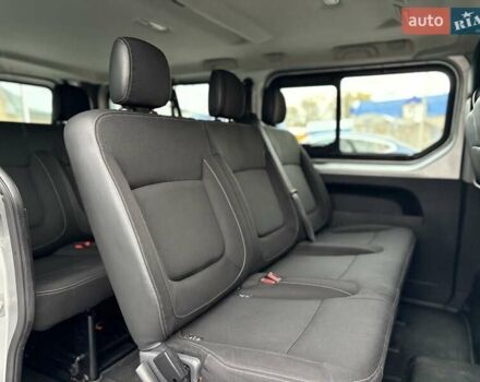 Сірий Ніссан NV300, об'ємом двигуна 2 л та пробігом 207 тис. км за 25500 $, фото 41 на Automoto.ua