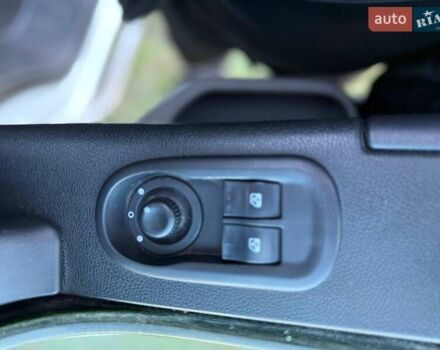 Белый Ниссан NV400, объемом двигателя 2.3 л и пробегом 208 тыс. км за 20777 $, фото 46 на Automoto.ua