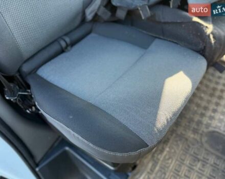 Белый Ниссан NV400, объемом двигателя 2.3 л и пробегом 208 тыс. км за 20777 $, фото 35 на Automoto.ua