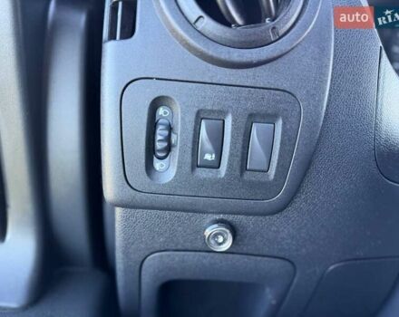 Белый Ниссан NV400, объемом двигателя 2.3 л и пробегом 208 тыс. км за 20777 $, фото 48 на Automoto.ua