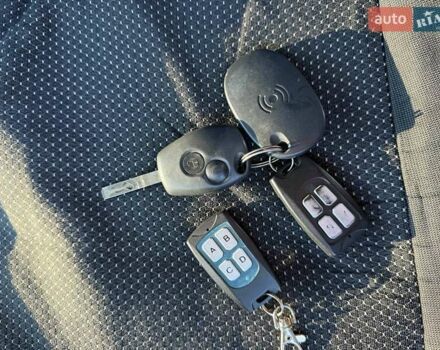 Белый Ниссан NV400, объемом двигателя 2.3 л и пробегом 208 тыс. км за 20777 $, фото 65 на Automoto.ua