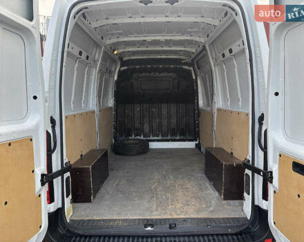 Белый Ниссан NV400, объемом двигателя 2.3 л и пробегом 263 тыс. км за 15700 $, фото 6 на Automoto.ua