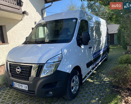 Белый Ниссан NV400, объемом двигателя 2.3 л и пробегом 255 тыс. км за 19500 $, фото 1 на Automoto.ua
