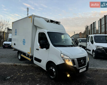 Белый Ниссан NV400, объемом двигателя 2.3 л и пробегом 178 тыс. км за 25900 $, фото 2 на Automoto.ua