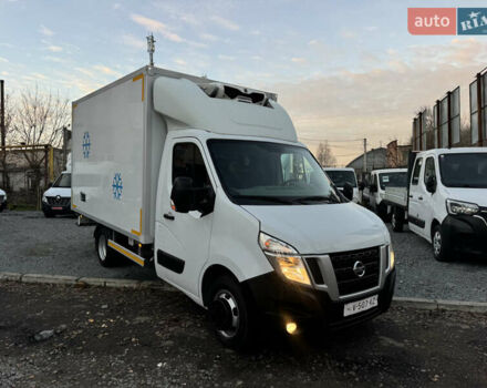 Белый Ниссан NV400, объемом двигателя 2.3 л и пробегом 178 тыс. км за 25900 $, фото 3 на Automoto.ua