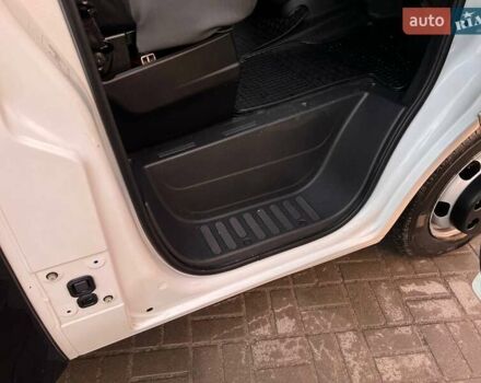 Белый Ниссан NV400, объемом двигателя 2.3 л и пробегом 111 тыс. км за 16999 $, фото 27 на Automoto.ua