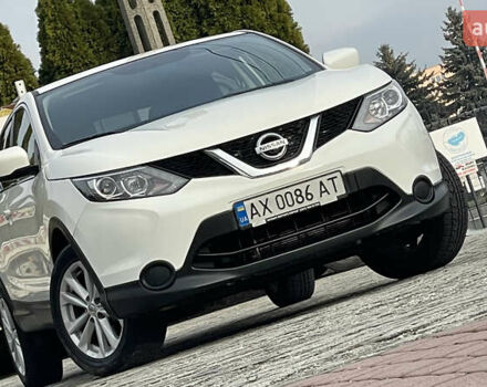 Білий Ніссан Rogue Sport, об'ємом двигуна 2 л та пробігом 62 тис. км за 14800 $, фото 4 на Automoto.ua