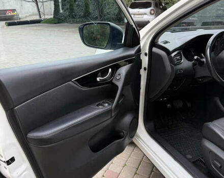 Білий Ніссан Rogue Sport, об'ємом двигуна 2 л та пробігом 53 тис. км за 14999 $, фото 6 на Automoto.ua