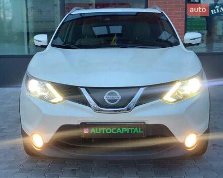 Белый Ниссан Rogue Sport, объемом двигателя 2 л и пробегом 61 тыс. км за 17690 $, фото 2 на Automoto.ua