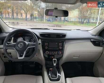 Белый Ниссан Rogue Sport, объемом двигателя 2 л и пробегом 131 тыс. км за 13499 $, фото 9 на Automoto.ua