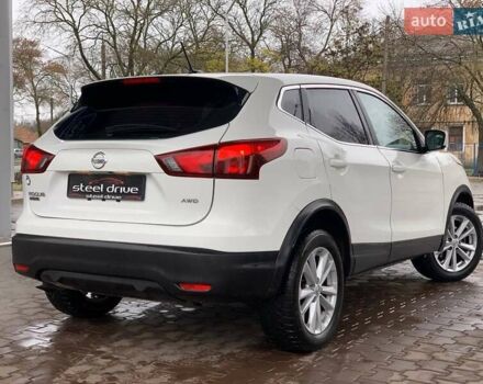 Белый Ниссан Rogue Sport, объемом двигателя 2 л и пробегом 131 тыс. км за 13499 $, фото 4 на Automoto.ua