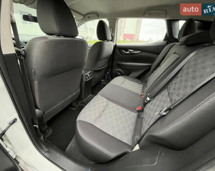 Белый Ниссан Rogue Sport, объемом двигателя 2 л и пробегом 76 тыс. км за 14900 $, фото 16 на Automoto.ua
