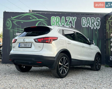 Белый Ниссан Rogue Sport, объемом двигателя 2 л и пробегом 107 тыс. км за 14300 $, фото 5 на Automoto.ua