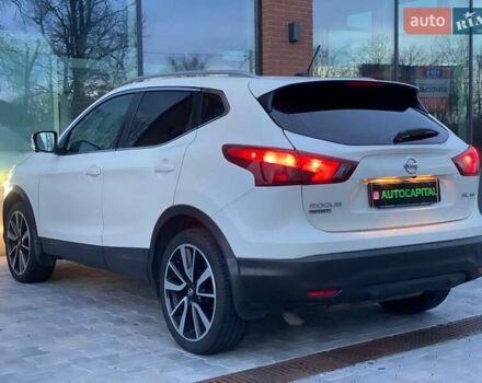 Белый Ниссан Rogue Sport, объемом двигателя 2 л и пробегом 61 тыс. км за 17690 $, фото 7 на Automoto.ua