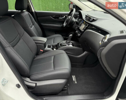 Белый Ниссан Rogue Sport, объемом двигателя 2 л и пробегом 68 тыс. км за 16900 $, фото 41 на Automoto.ua