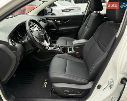 Белый Ниссан Rogue Sport, объемом двигателя 2 л и пробегом 68 тыс. км за 16900 $, фото 38 на Automoto.ua
