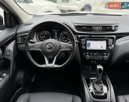 Белый Ниссан Rogue Sport, объемом двигателя 2 л и пробегом 68 тыс. км за 16900 $, фото 45 на Automoto.ua