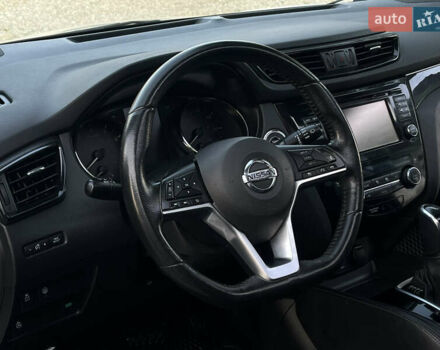 Белый Ниссан Rogue Sport, объемом двигателя 2 л и пробегом 107 тыс. км за 14300 $, фото 9 на Automoto.ua