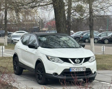 Белый Ниссан Rogue Sport, объемом двигателя 2 л и пробегом 210 тыс. км за 11900 $, фото 7 на Automoto.ua
