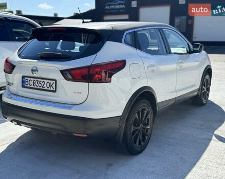 Белый Ниссан Rogue Sport, объемом двигателя 2 л и пробегом 210 тыс. км за 11900 $, фото 1 на Automoto.ua