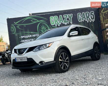 Белый Ниссан Rogue Sport, объемом двигателя 2 л и пробегом 107 тыс. км за 14300 $, фото 2 на Automoto.ua