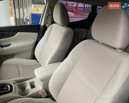 Белый Ниссан Rogue Sport, объемом двигателя 2 л и пробегом 131 тыс. км за 13499 $, фото 11 на Automoto.ua