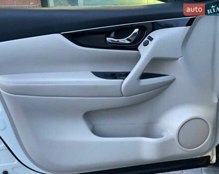 Белый Ниссан Rogue Sport, объемом двигателя 2 л и пробегом 61 тыс. км за 17690 $, фото 14 на Automoto.ua