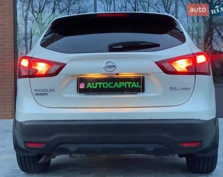 Белый Ниссан Rogue Sport, объемом двигателя 2 л и пробегом 61 тыс. км за 17690 $, фото 6 на Automoto.ua