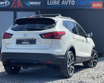 Белый Ниссан Rogue Sport, объемом двигателя 2 л и пробегом 137 тыс. км за 14800 $, фото 4 на Automoto.ua