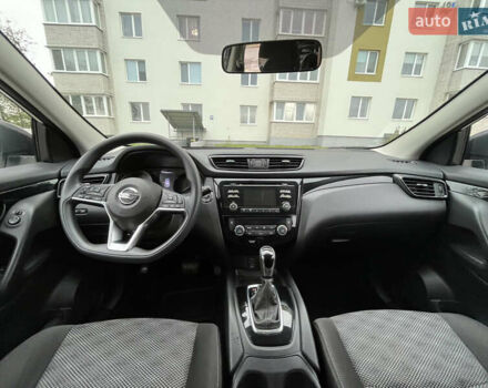 Белый Ниссан Rogue Sport, объемом двигателя 2 л и пробегом 76 тыс. км за 14900 $, фото 15 на Automoto.ua