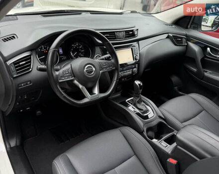 Белый Ниссан Rogue Sport, объемом двигателя 2 л и пробегом 68 тыс. км за 16900 $, фото 42 на Automoto.ua