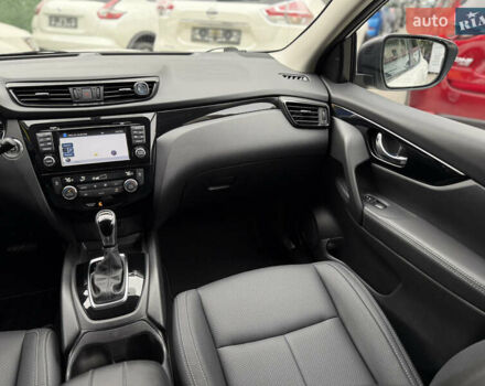 Белый Ниссан Rogue Sport, объемом двигателя 2 л и пробегом 68 тыс. км за 16900 $, фото 47 на Automoto.ua