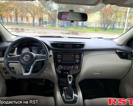 Білий Ніссан Rogue Sport, об'ємом двигуна 2 л та пробігом 131 тис. км за 11999 $, фото 4 на Automoto.ua