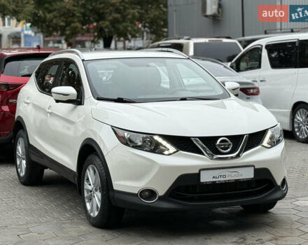 Белый Ниссан Rogue Sport, объемом двигателя 2 л и пробегом 68 тыс. км за 16900 $, фото 3 на Automoto.ua