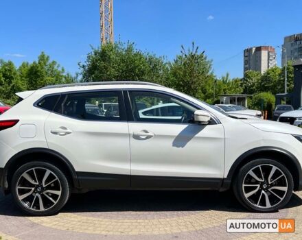 Белый Ниссан Rogue Sport, объемом двигателя 2 л и пробегом 80 тыс. км за 15999 $, фото 7 на Automoto.ua