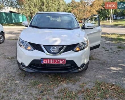 Белый Ниссан Rogue Sport, объемом двигателя 2 л и пробегом 155 тыс. км за 15500 $, фото 9 на Automoto.ua