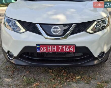 Белый Ниссан Rogue Sport, объемом двигателя 2 л и пробегом 155 тыс. км за 15500 $, фото 3 на Automoto.ua