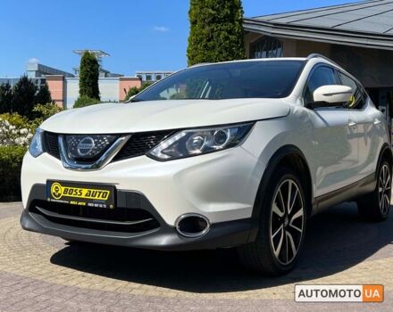 Белый Ниссан Rogue Sport, объемом двигателя 2 л и пробегом 80 тыс. км за 15999 $, фото 2 на Automoto.ua