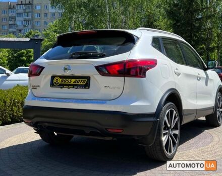 Белый Ниссан Rogue Sport, объемом двигателя 2 л и пробегом 80 тыс. км за 15999 $, фото 6 на Automoto.ua