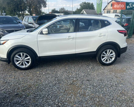Белый Ниссан Rogue Sport, объемом двигателя 2 л и пробегом 70 тыс. км за 15200 $, фото 1 на Automoto.ua