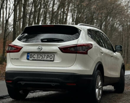 Белый Ниссан Rogue Sport, объемом двигателя 2 л и пробегом 81 тыс. км за 16500 $, фото 7 на Automoto.ua