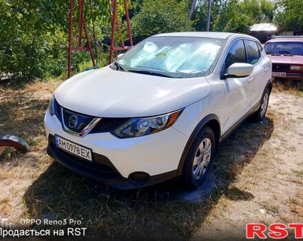 Белый Ниссан Rogue Sport, объемом двигателя 2 л и пробегом 70 тыс. км за 16700 $, фото 2 на Automoto.ua