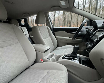 Белый Ниссан Rogue Sport, объемом двигателя 2 л и пробегом 81 тыс. км за 16500 $, фото 14 на Automoto.ua