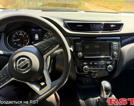 Белый Ниссан Rogue Sport, объемом двигателя 2 л и пробегом 46 тыс. км за 17600 $, фото 7 на Automoto.ua
