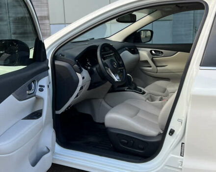 Білий Ніссан Rogue Sport, об'ємом двигуна 2 л та пробігом 32 тис. км за 19400 $, фото 17 на Automoto.ua