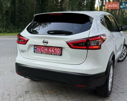 Белый Ниссан Rogue Sport, объемом двигателя 2 л и пробегом 91 тыс. км за 15700 $, фото 44 на Automoto.ua